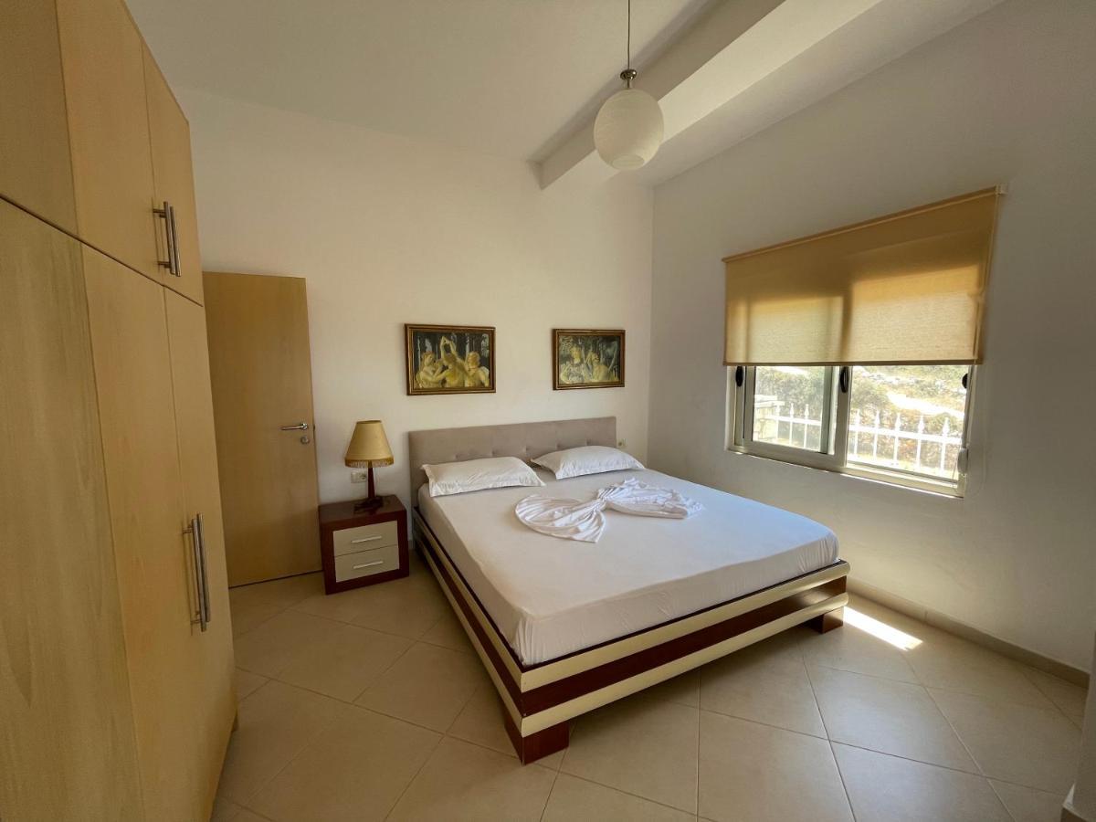 Apartments On The Beach Sarande Exterior photo
