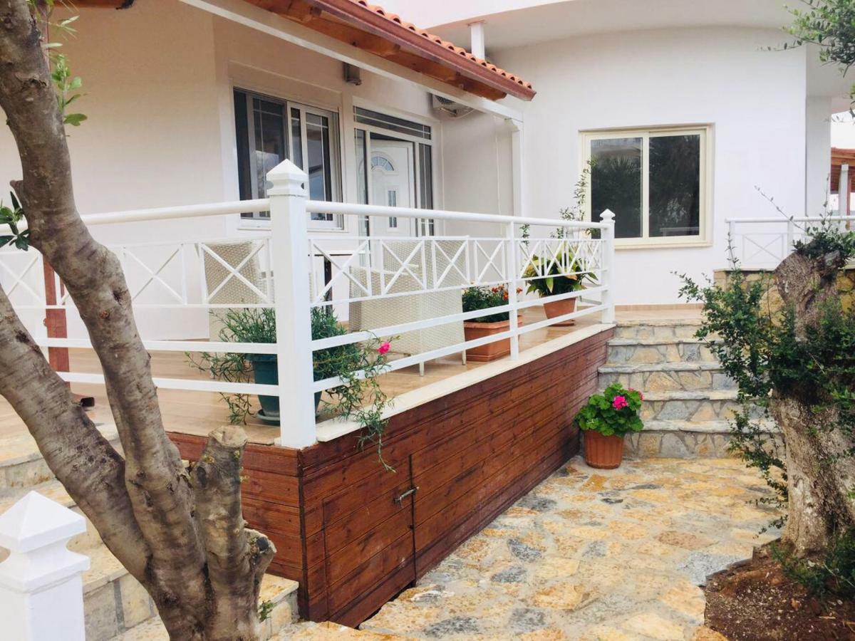 Apartments On The Beach Sarande Exterior photo