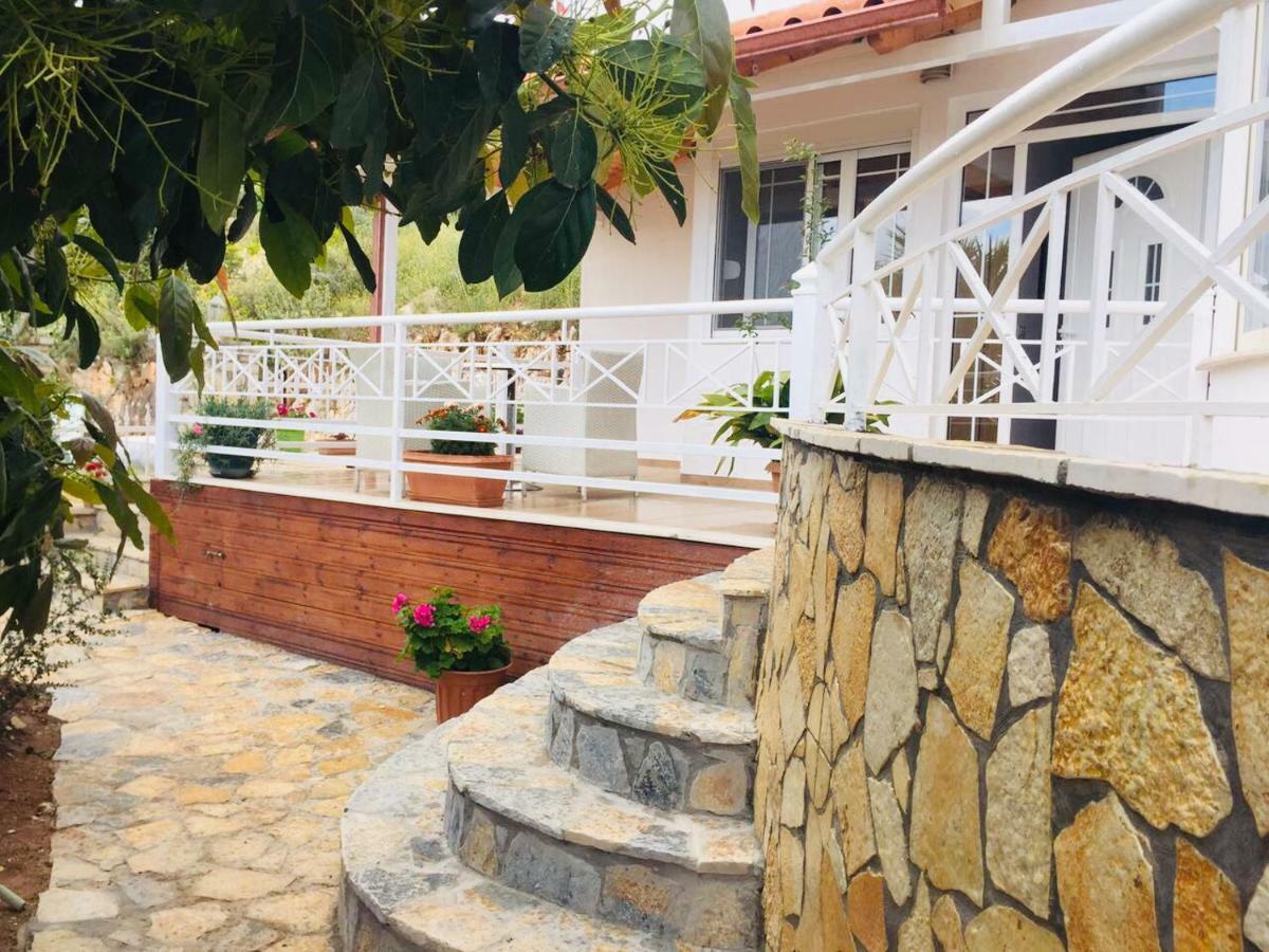 Apartments On The Beach Sarande Exterior photo